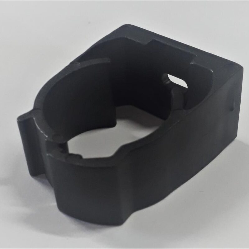 ABRACADEIRA TIPO D PT PLASTICO 3/4'