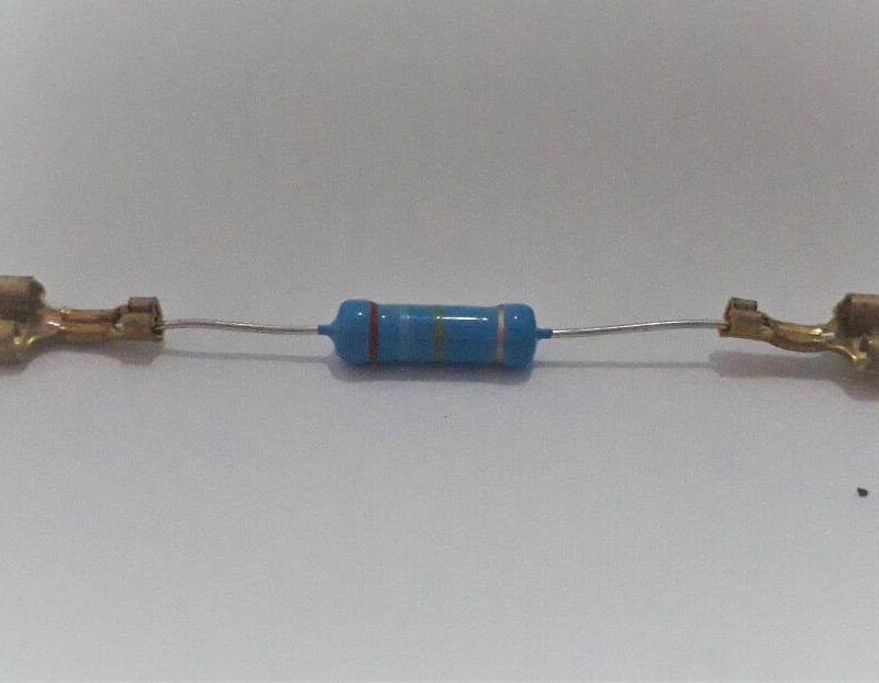 RESISTOR DE FILME + TERMINAL 390R 3W C 10671279